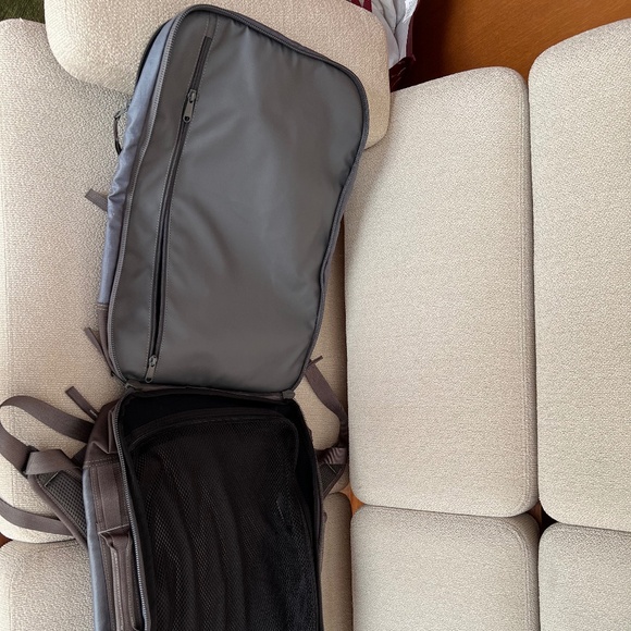 TIMBUK2 BACKPACK-LIKE NEW - Picture 4 of 7